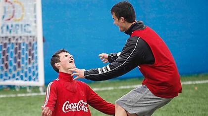 Οι «μάγοι» του Coca-Cola Cup χόρεψαν στη βροχή της Λάρισας!