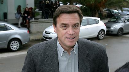 «Ενέσεις» ηθικού και χρημάτων