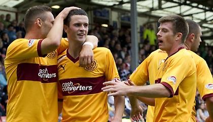 Νίκες και ισοβαθμίες