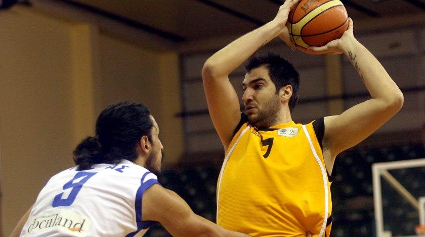 Ταπούτος: «Ντροπή και ξεφτίλα για τον Άρη»