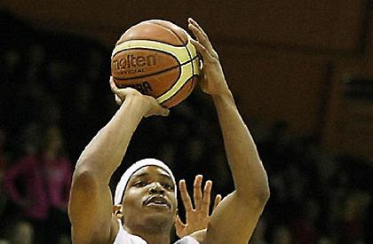 Στα ημιτελικά Τρίουμφ, Σζολνόκι