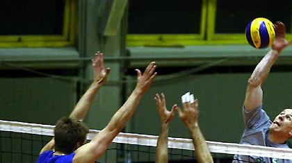 Στα φιλικά νικάει…