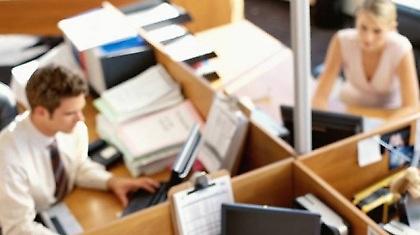 2.700 διπλοθεσίτες επιστρέφουν μισθούς 1,7 εκατ. στο Δημόσιο