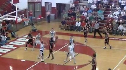Η πιο απίστευτη πάσα που έγινε σε αγώνα μπάσκετ (video)