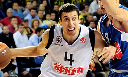 Ανεβαίνει η «Φενέρ»