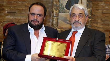 Αποθέωση Μαρινάκη!