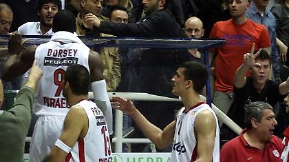 Επίθεση σε Ίβκοβιτς και παίκτες