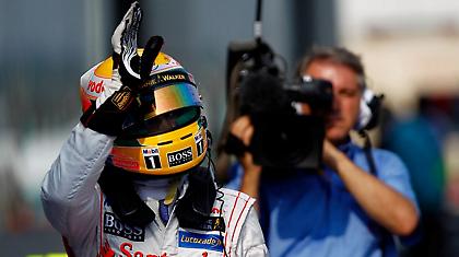 Τα βλέπει διπλά ο Χάμιλτον!