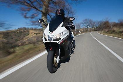 Νέο Aprilia SRV 850 με γονίδια αγώνων