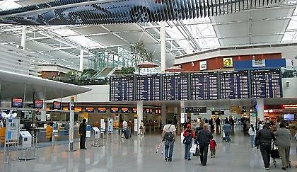 Νέες απεργίες στα γερμανικά αεροδρόμια για τους μισθούς