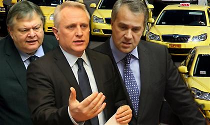 Κοινό μέτωπο στο ΠΑΣΟΚ κατά Βορίδη για τα ταξί