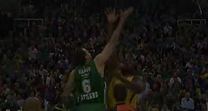 Η Μακάμπι πωρώνει τον κόσμο της (video)