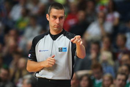 Διαιτητές… «μαυρόγατες» στο ΣΕΦ