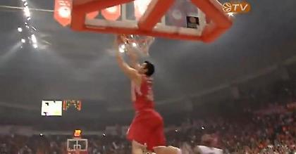 Παπανικολάου στην κορυφή (video)