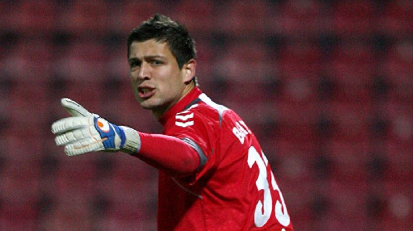 Δύο μέσα, δύο έξω