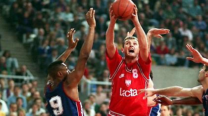 Ο Θρύλος τσακίζει την Μπάρτσα στο ΣΕΦ! (video)