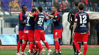 Ελπί-ζει παρά τις απουσίες