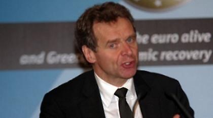 Ευτυχώς, υπάρχουν οι φοιτητές που γιουχάρουν τον Τόμσεν και την παρέα του