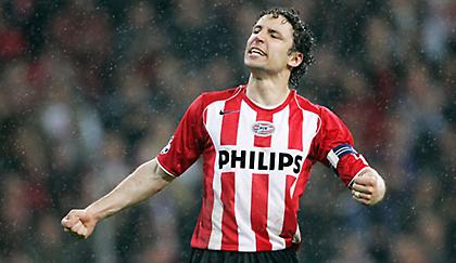 Πρόταση Αϊντχόφεν σε Φαν Μπόμελ