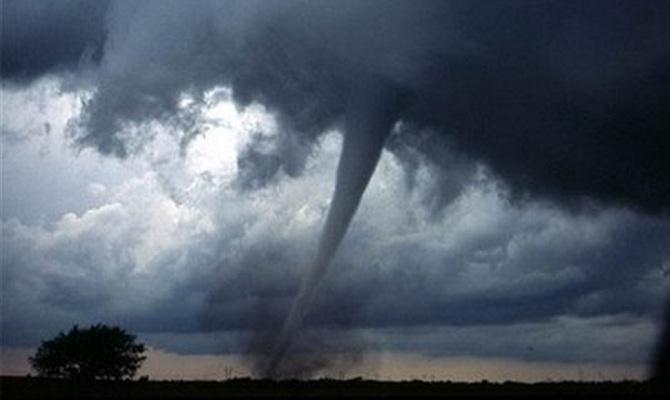 Ανεμοστρόβιλοι πλήττουν το Ντάλας των ΗΠΑ (vid)