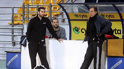 Αποχή ο «κίτρινοι», απών ο Τσαλδάρης