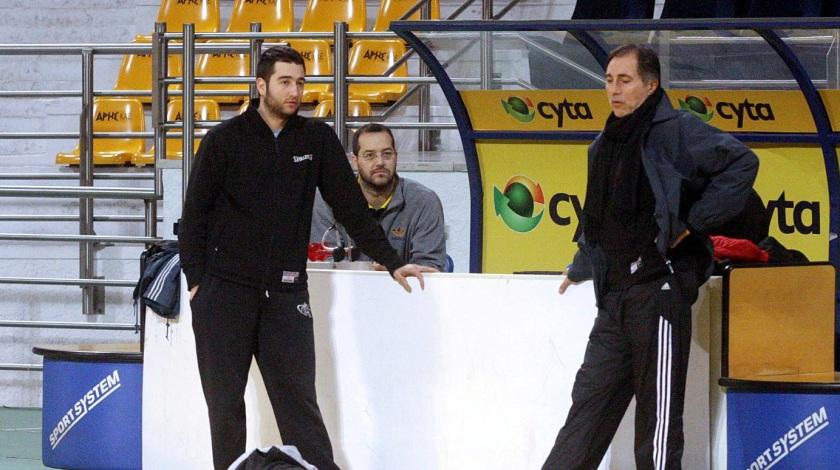 Αποχή ο «κίτρινοι», απών ο Τσαλδάρης