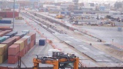 Απεργούν αύριο οι φορτοεκφορτωτές