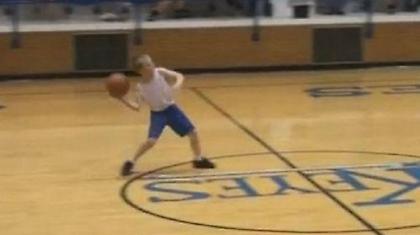 Απίστευτο «buzzer beater» από 8χρονο! (video)