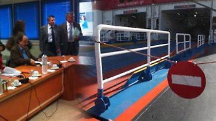 Απειλές για νέες απεργίες κατήγγειλε η Διαμαντοπούλου