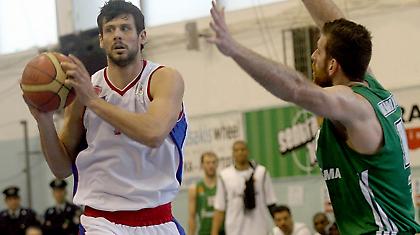 Μπάρλος: «Τα καταδικάζουμε όλα αυτά»