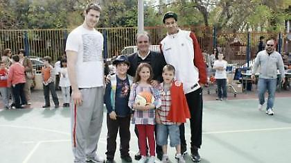 Ο Ίκαρος κοντά στα παιδιά