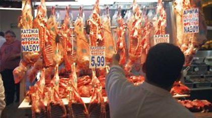 Πόλεμος τιμών στα σούπερ μάρκετ για την τιμή του ελληνικού αρνιού