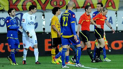 ΠΑΕ Άρης: «Τραυματισμός από άδειο μπουκάλι»;