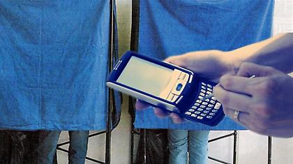 Βάζουν χέρι στους υποψήφιους για τα SMS