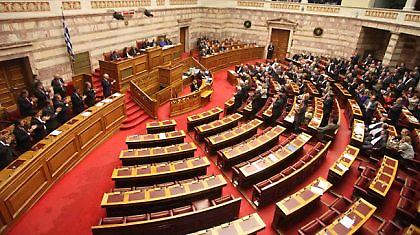 Ψηφίστηκε η τροπολογία για τα κέντρα μεταναστών