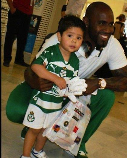 «Παιδικό» βιβλίο (pic)