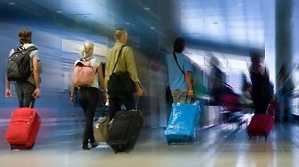 Μειώθηκαν οι τουρίστες το α' τρίμηνο του 2012