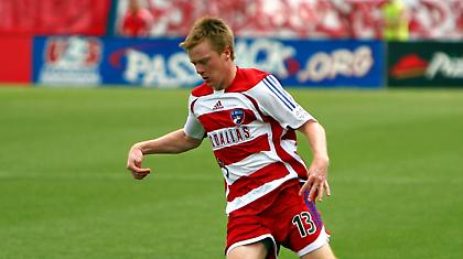 Παίζουν με τον πόνο του…