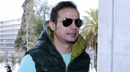 Βγαίνει μπροστά ο Ντέμης