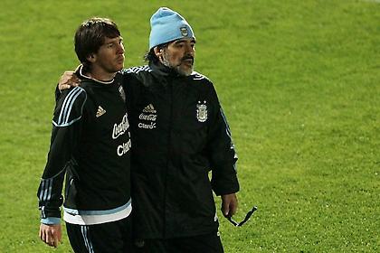 Μαραντόνα: «Λέει βλακείες ο Πελέ»