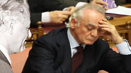 Ο Μένιος πουλήθηκε για να γίνει πρωθυπουργός, ο Άκης επειδή δεν έγινε