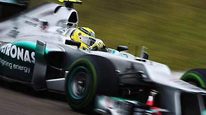 Εν τούτω... Νίκο!