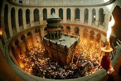 Η AEGEAN μεταφέρει το Άγιο Φως σε 6 πόλεις της Ελλάδας