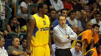 Η διοίκηση θέλει, ο Μπλατ δεν… καίγεται