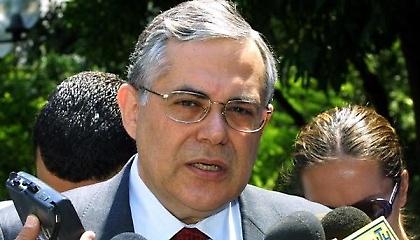 Παπαδήμος : «Να βοηθήσουν οι τράπεζες…»