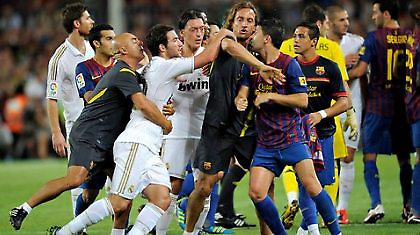 Μπά(ρ)τσες και «βασιλικές» (σφαλιάρες)!