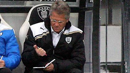 Κοιτάζει το μέλλον…