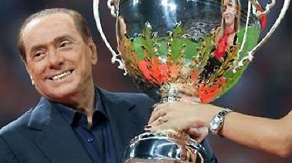 Έβαλε πλάτη ο Μπερλουσκόνι