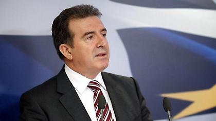 Προσαγωγές πριν από ομιλία Χρυσοχοΐδη στο Μαρούσι