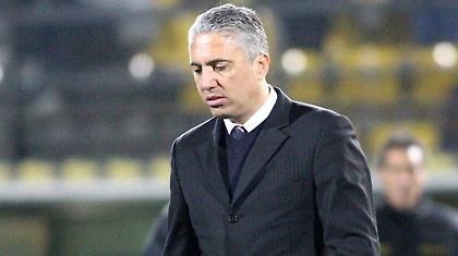 Κωστένογλου: «Πρέπει να σταματήσουμε τα δώρα»!